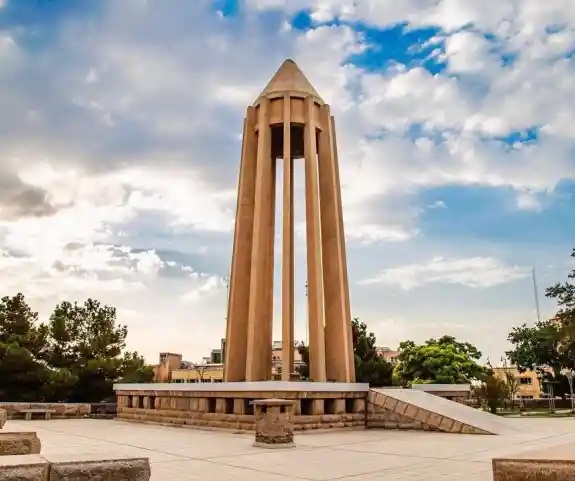 آرامگاه بوعلی سینا