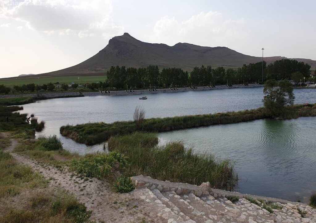 سراب قروه کجاست؟