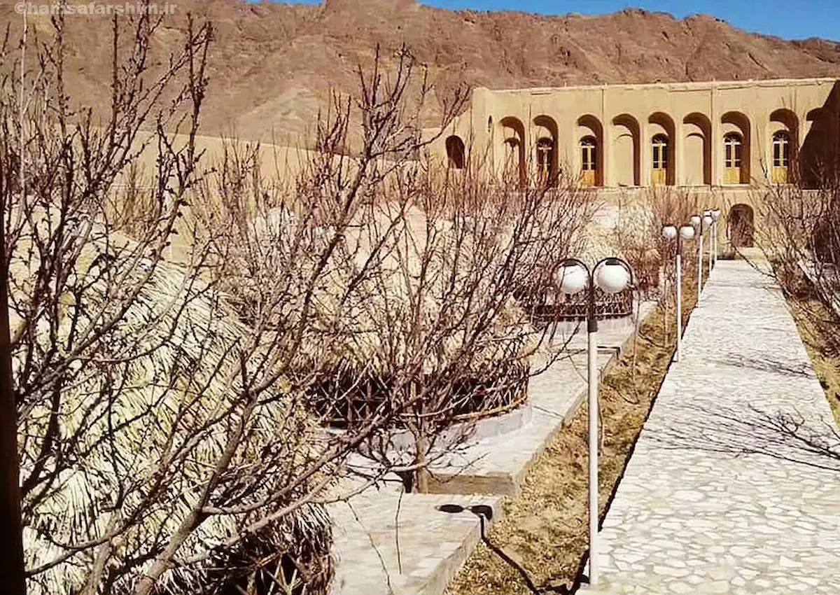 تصویری از باغ صفا اردبیل با طبیعت سرسبز و ویلاهای آن