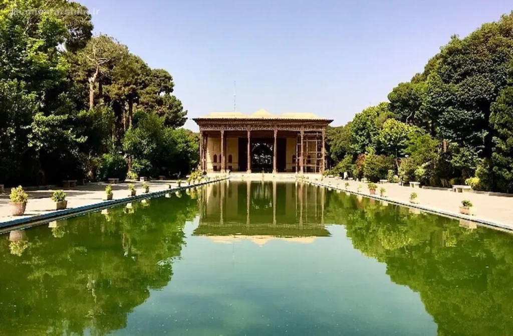 چهلستون اصفهان