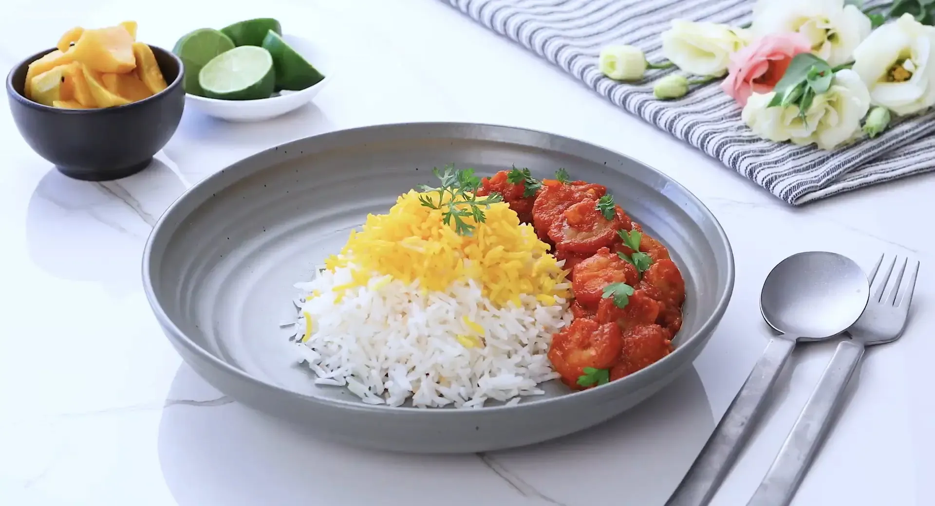 تصویری از میگو دوپیازه آماده سرو