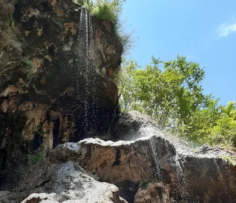 آبشار کمرد کجاست؟2