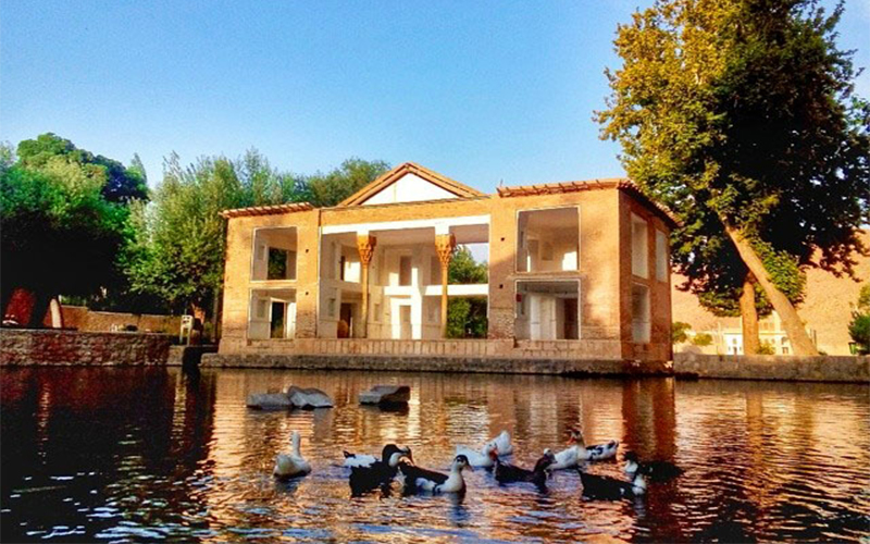 عمارت ها و تاریخچه چشمه علی