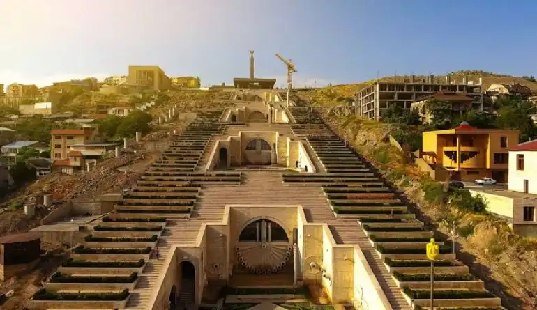 ۴. هزار پله ایروان (Cascade Complex)