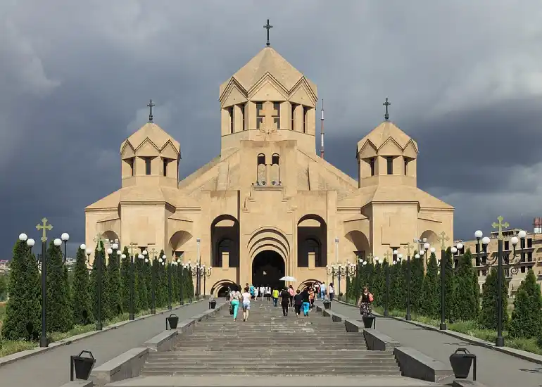 ۷. کلیسای جامع سنت گریگور (Saint Gregory The Illuminator Cathedral)